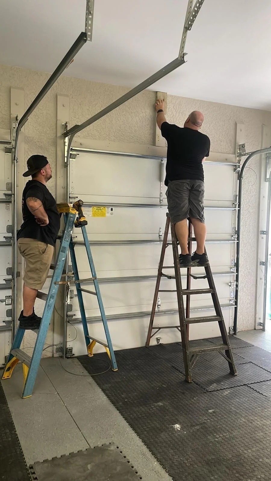 Garage Door Panel Replacement work on a garage door
